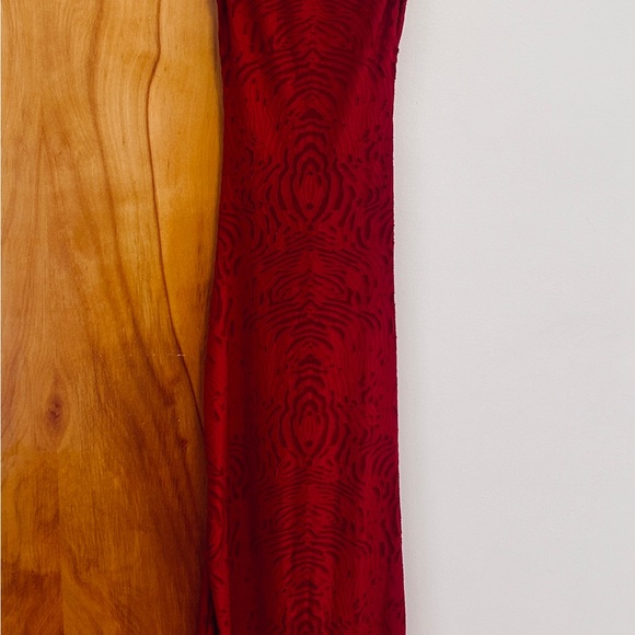 PrettyLittleThing Red Backless Dress - Picture 2 of 2